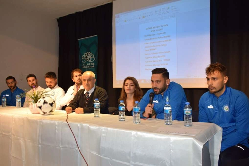 Nilüferli futbolcular öğrencilerle deneyimlerini paylaştı