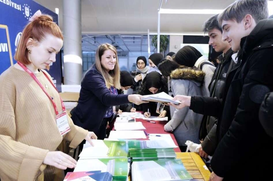 BUSMEK üniversite adaylarına tanıtıldı