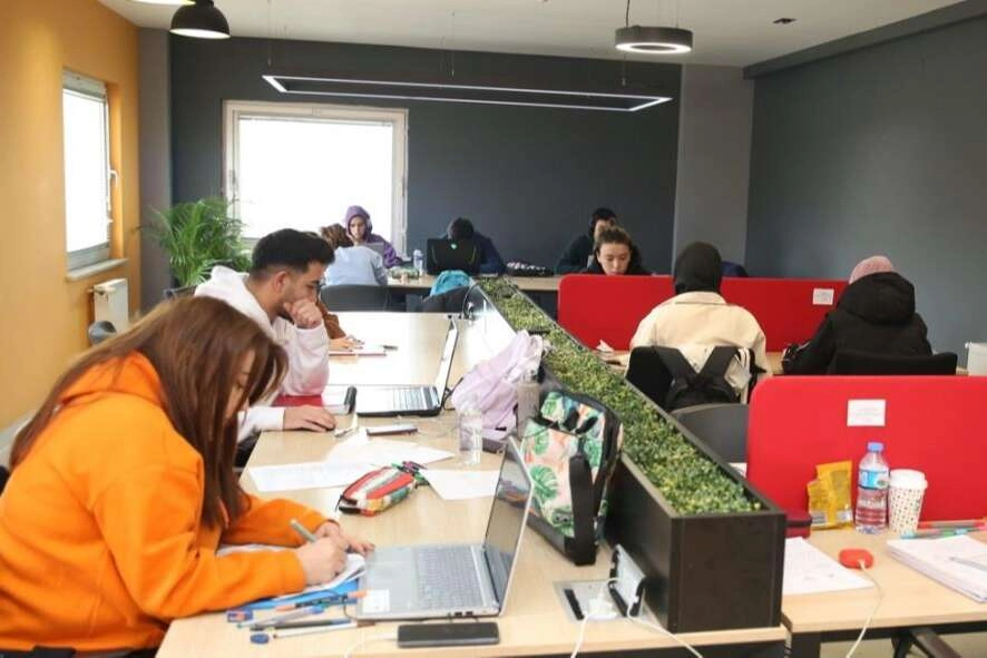 Bursa gençlerinin ilgi odağı "Nilüfer Gençlik Evi