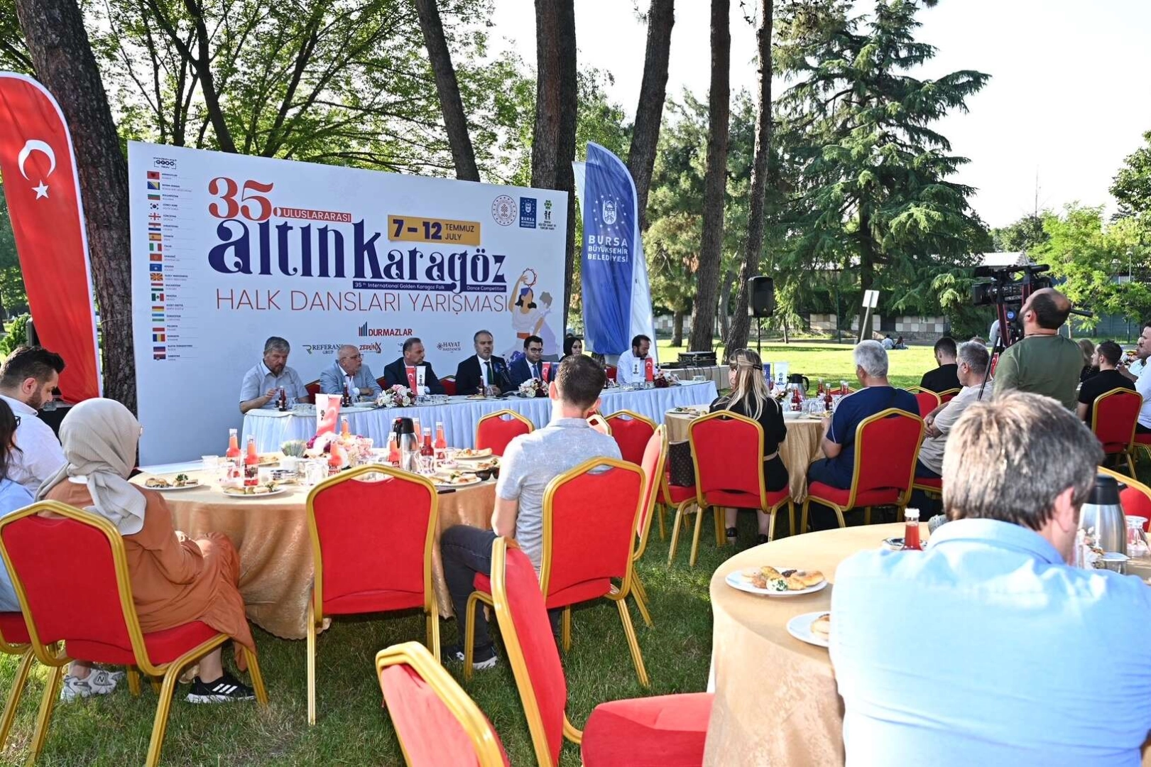 Altın Karagöz halk dansları başlıyor