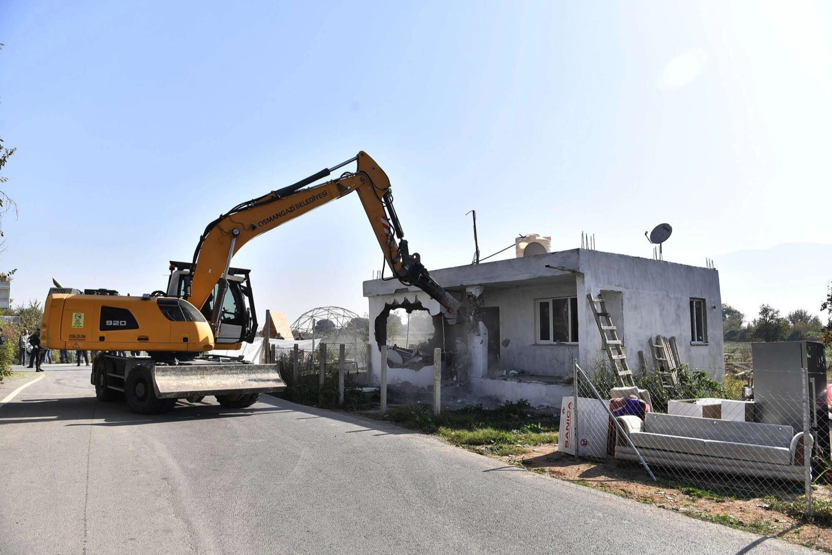 Osmangazi'de kaçak ve metruk yapılar ile mücadele sürüyor