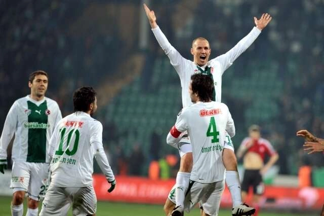 (ÖZEL HABER) Efsane İskoçyalı Bursa'dan Haber Var'a konuştu! "Galatasaray maçını unutamıyorum