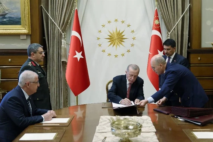 Cumhurbaşkanı Erdoğan'dan YAŞ kararı paylaşımı