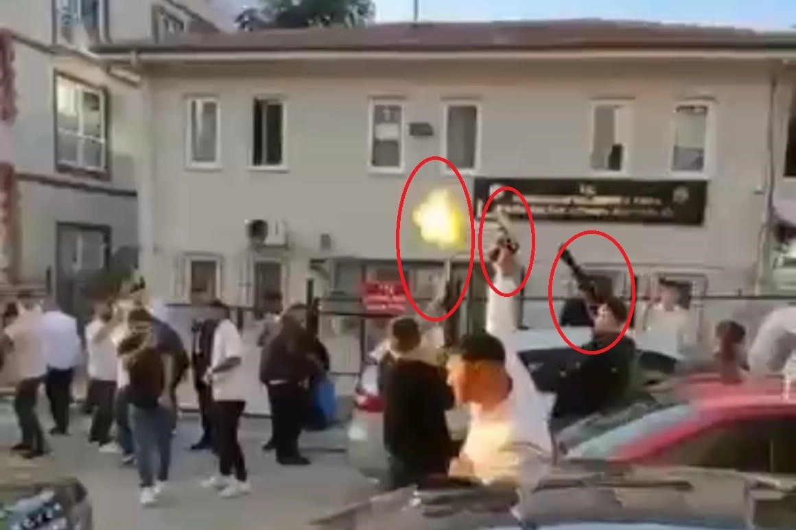 Savaş değil düğün! Sokak arasında havaya ateş açtılar