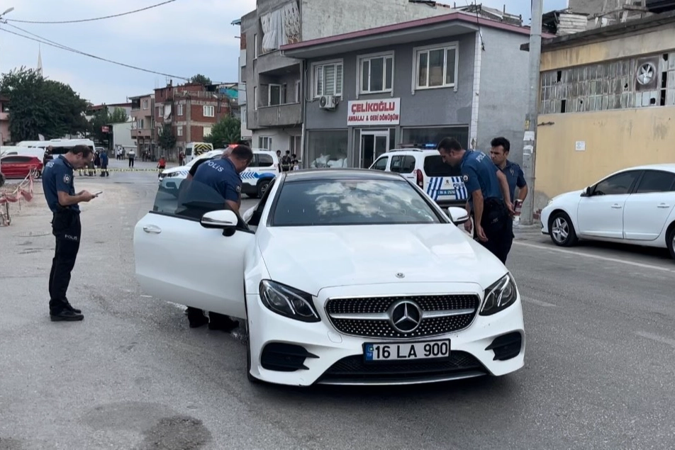İki arkadaşa eş zamanlı silahlı saldırı! 1 ağır 2 yaralı