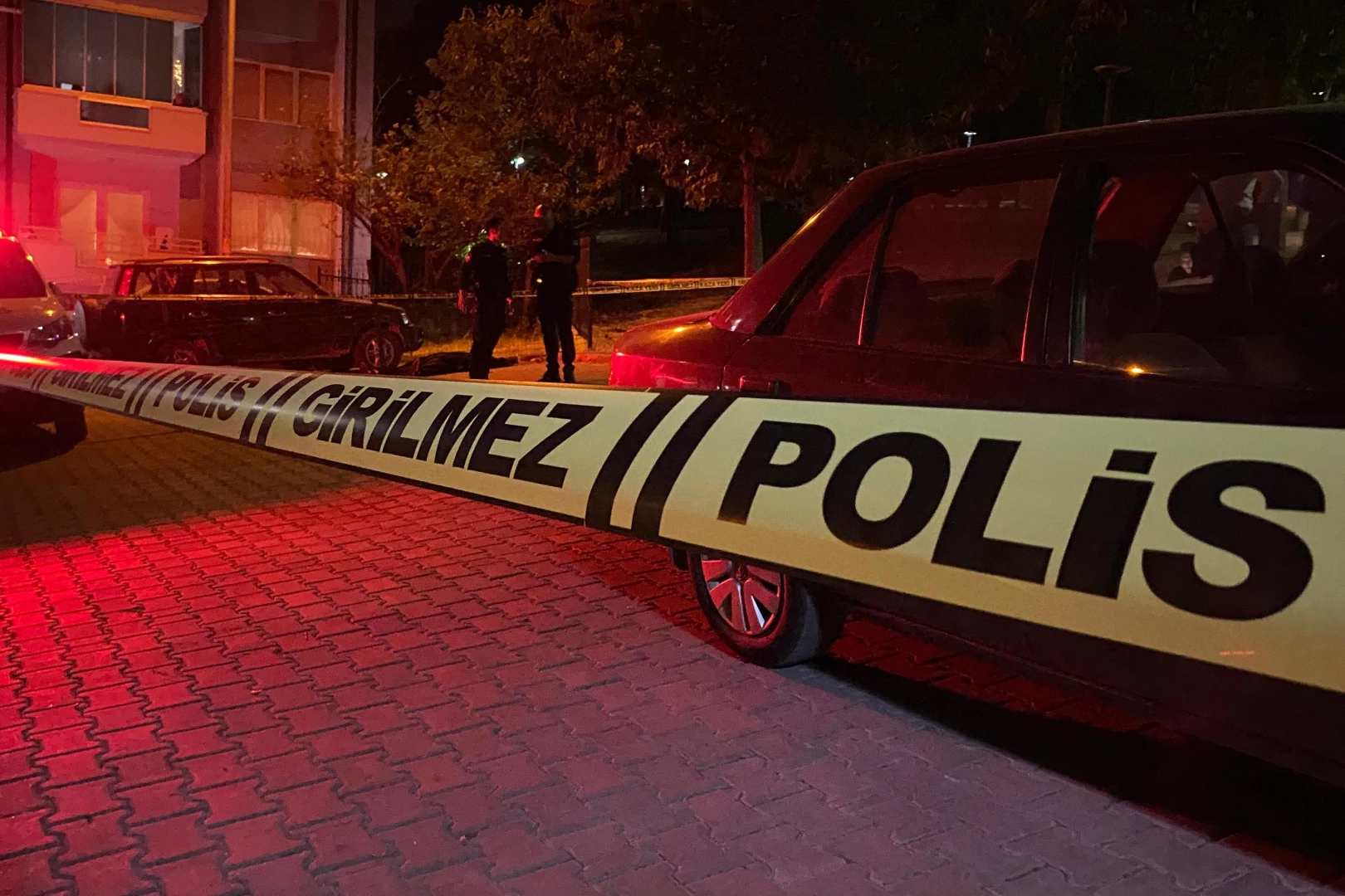 Otoparkta silahlı saldırıya uğrayan kişi hayatını kaybetti