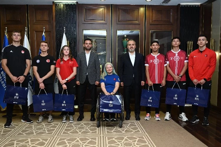 Başkan Aktaş, Bursa’nın milli gururlarını ağırladı