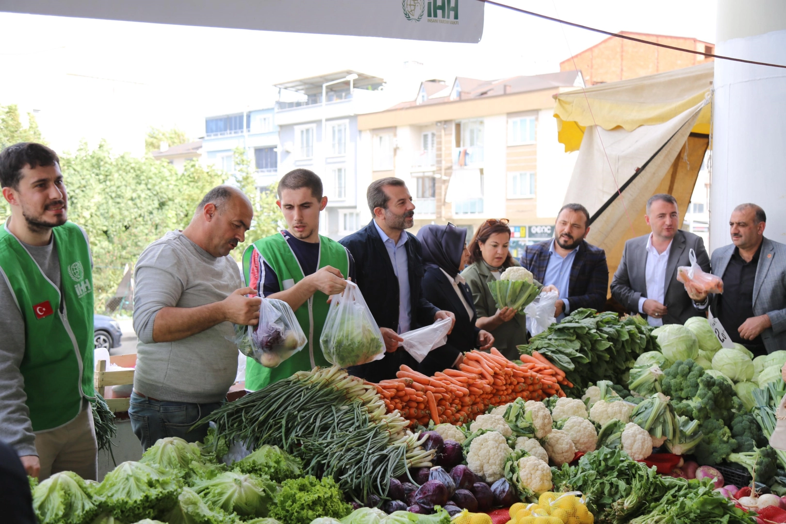 Bursa'da bu tezgahın geliri Gazze’ye bağışlandı