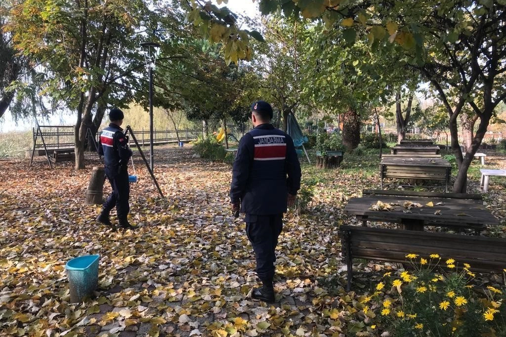 Bursa'da jandarma aranan 18 şahsı yakaladı