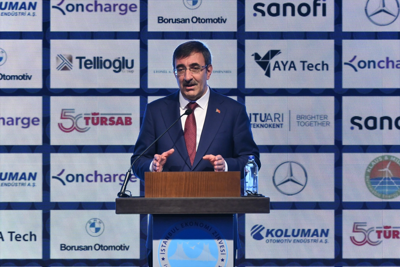 Cevdet Yılmaz: "2023 yılında ekonomimizin 1,1 trilyona yakın büyüklüğe ulaşmasını bekliyoruz
