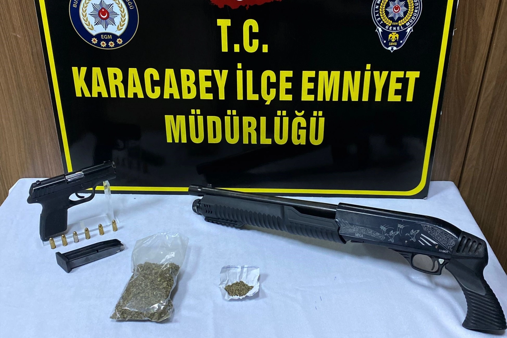 Bursa polisinden uyuşturucu operasyonu! 2 kişi tutuklu