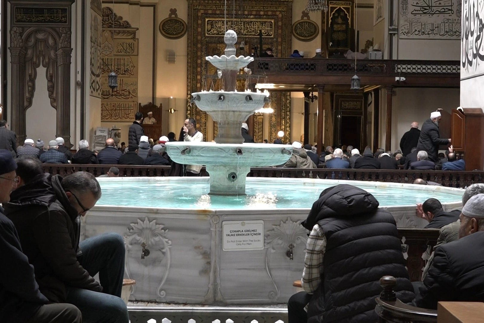 Ramazan'ın ilk cumasında Ulu Cami doldu taştı