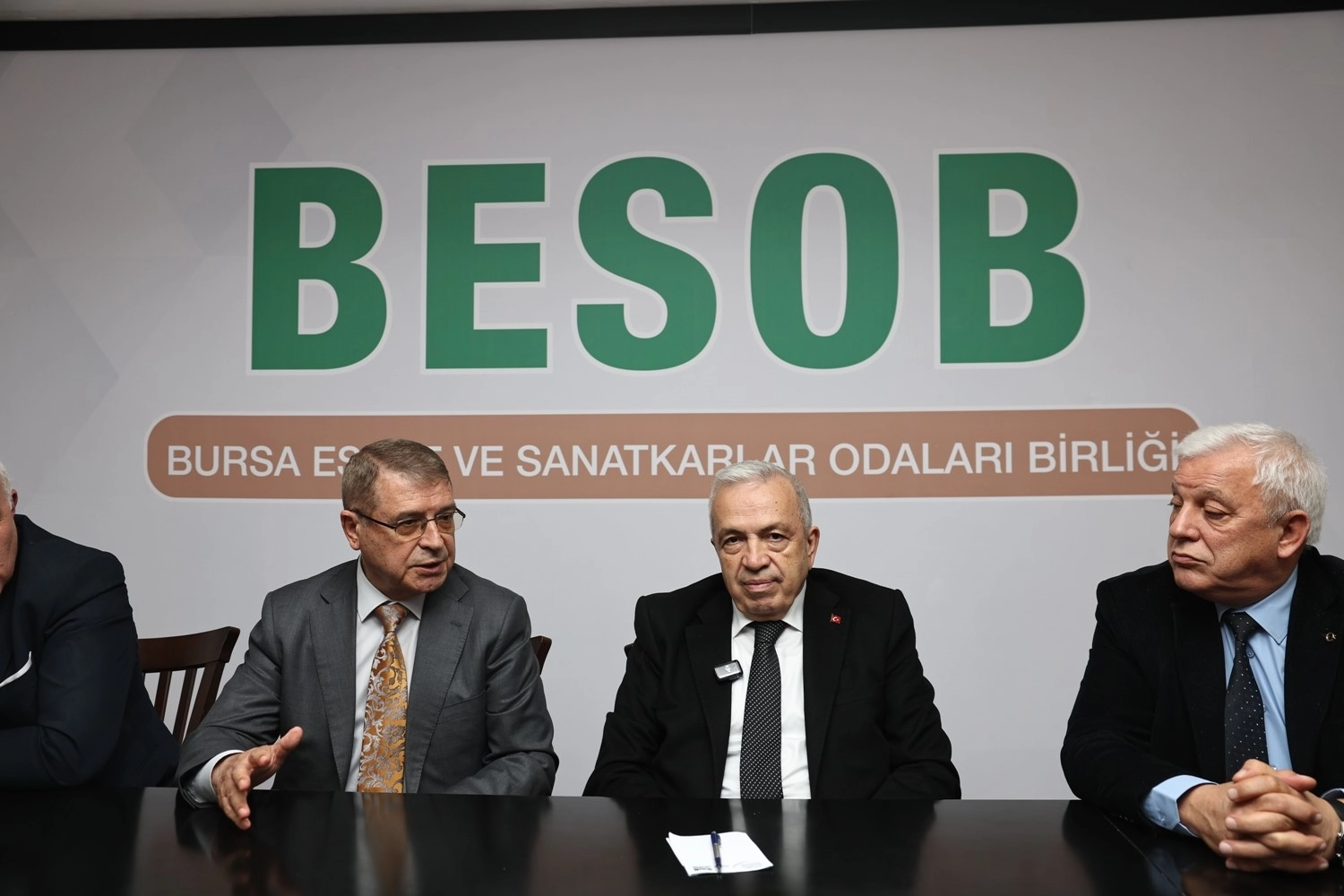 Şadi Özdemir esnafa seslendi: “Sorunlarınızı çalıştayda ele alacağız”