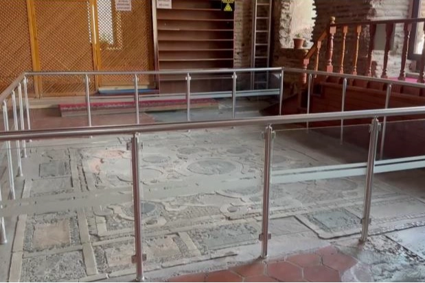 4 imparatorun taç giydiği bölüm hala korunuyor