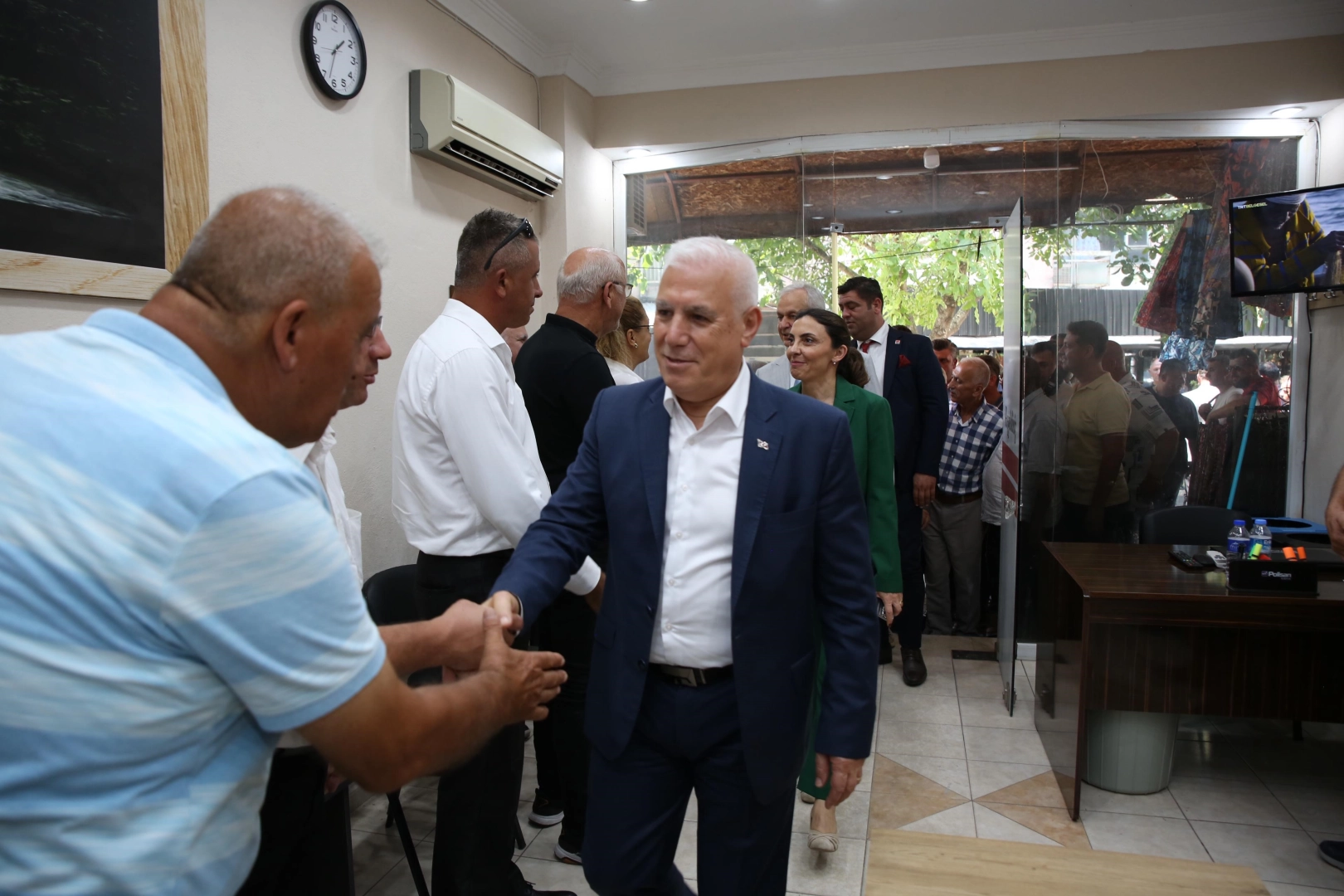 Bozbey'den talimat: "Çiftçinin ürünü tarlada kalmayacak