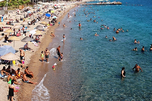 Deniz ve havuzlardan hastalık kapmamaya dikkat