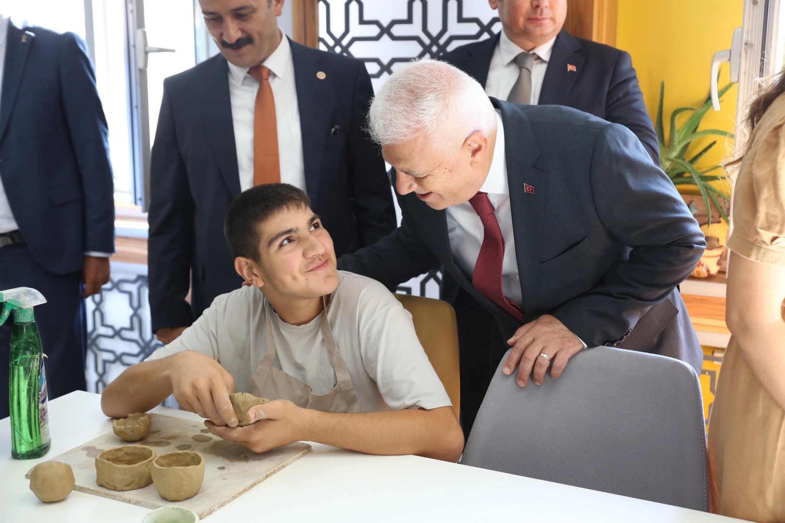 Başkan Bozbey çocukların ilk ders zili heyecanına ortak oldu