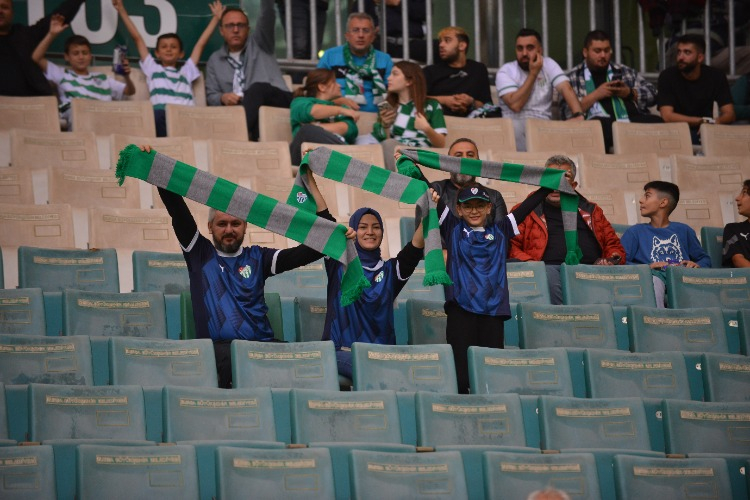 (ÖZEL) Bursaspor-Kahramanmaraş tribün görüntüleri