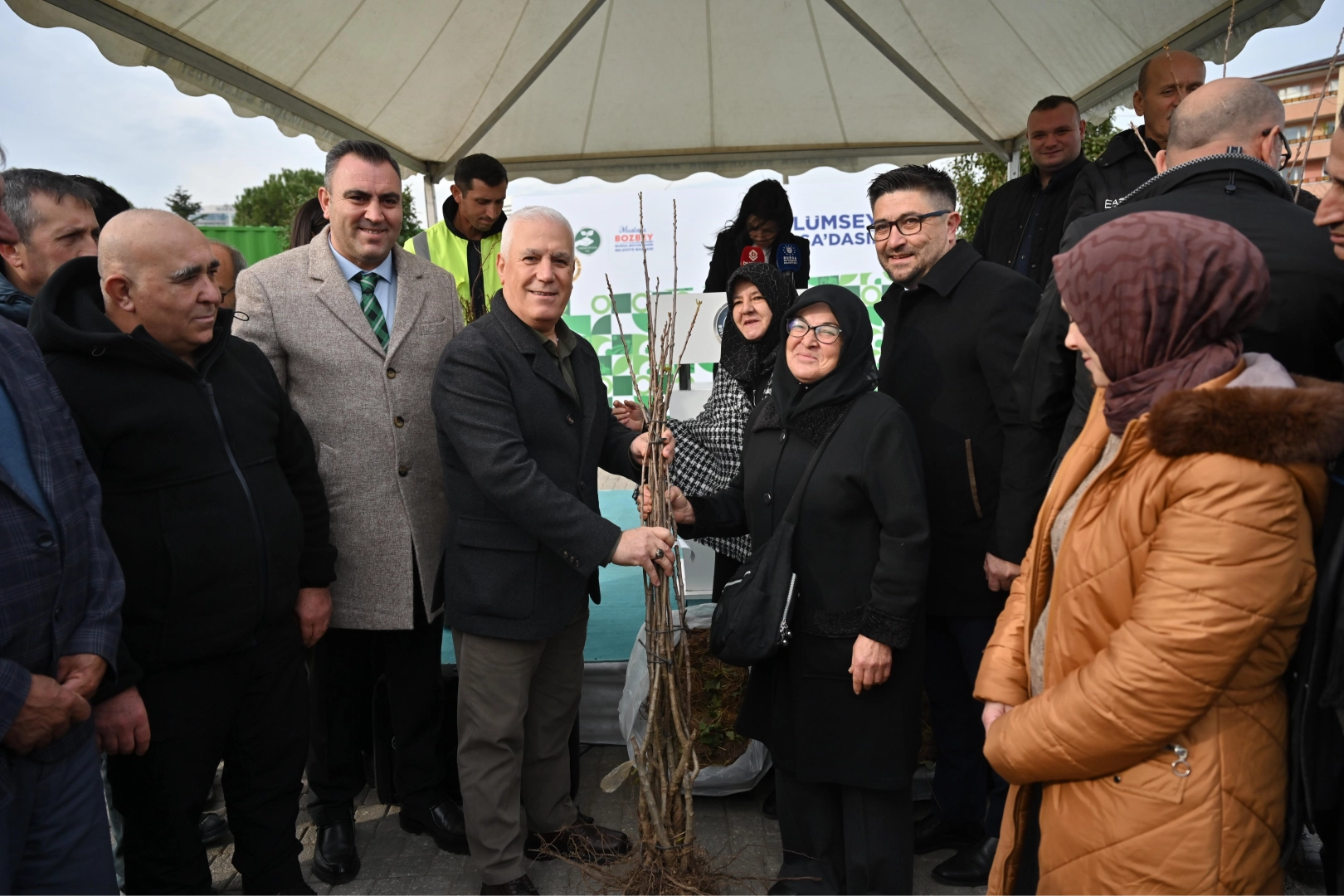 Bursa Büyükşehir'den üreticiye fide ve fidan desteği