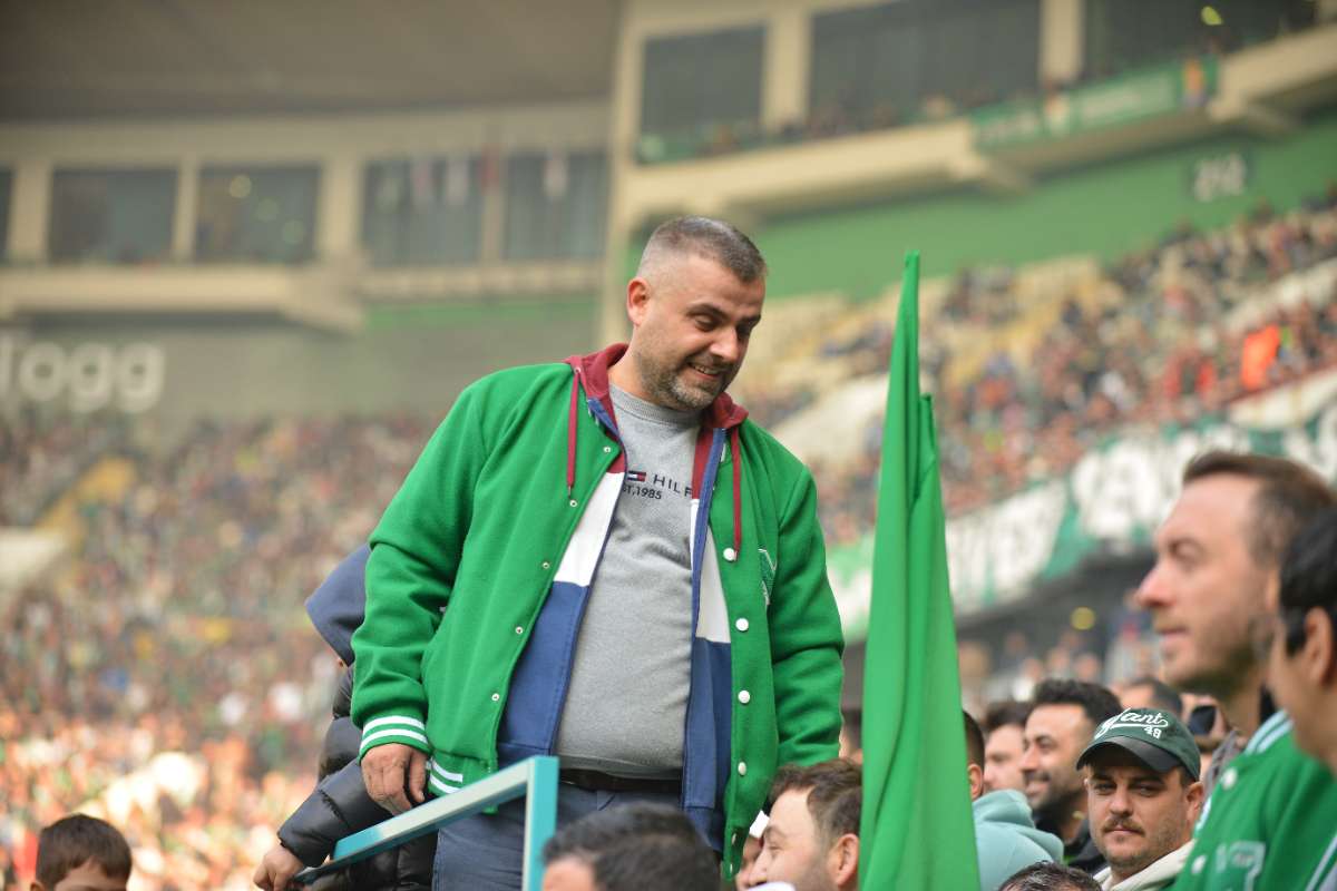 (FOTO GALERİ) BURSASPOR-DÜZCE MAÇINDAN TARAFTAR FOTOĞRAFLARI