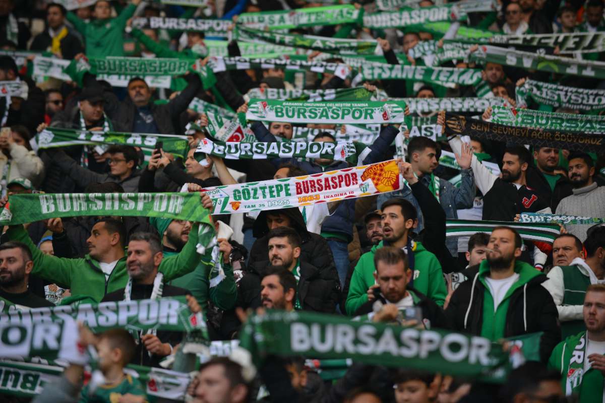 (FOTO GALERİ) BURSASPOR-DÜZCE MAÇINDAN TARAFTAR FOTOĞRAFLARI