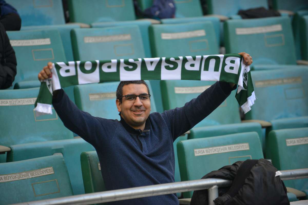 (FOTO GALERİ) BURSASPOR-DÜZCE MAÇINDAN TARAFTAR FOTOĞRAFLARI