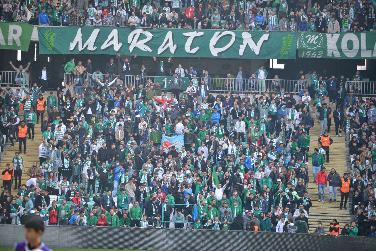 (FOTO GALERİ) BURSASPOR-ERGENE VELİMEŞESPOR MAÇINDAN TARAFTAR FOTOĞRAFLARI