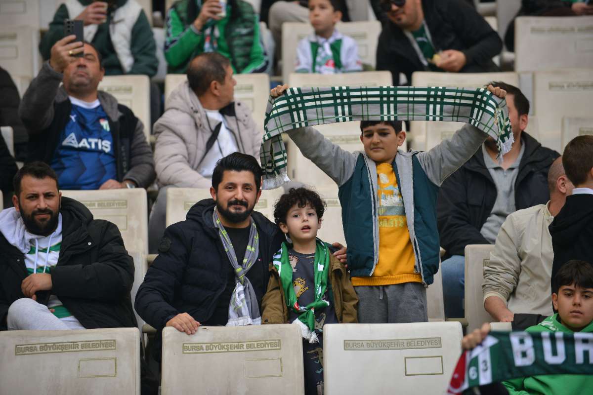 (FOTO GALERİ) BURSASPOR-ERGENE VELİMEŞESPOR MAÇINDAN TARAFTAR FOTOĞRAFLARI