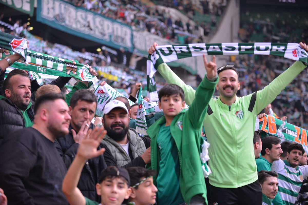 (FOTO GALERİ) BURSASPOR-ERGENE VELİMEŞESPOR MAÇINDAN TARAFTAR FOTOĞRAFLARI-2