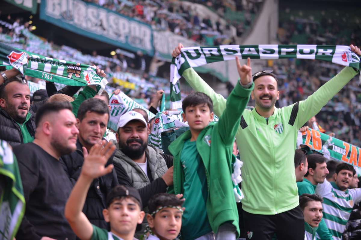 (FOTO GALERİ) BURSASPOR-ERGENE VELİMEŞESPOR MAÇINDAN TARAFTAR FOTOĞRAFLARI-2