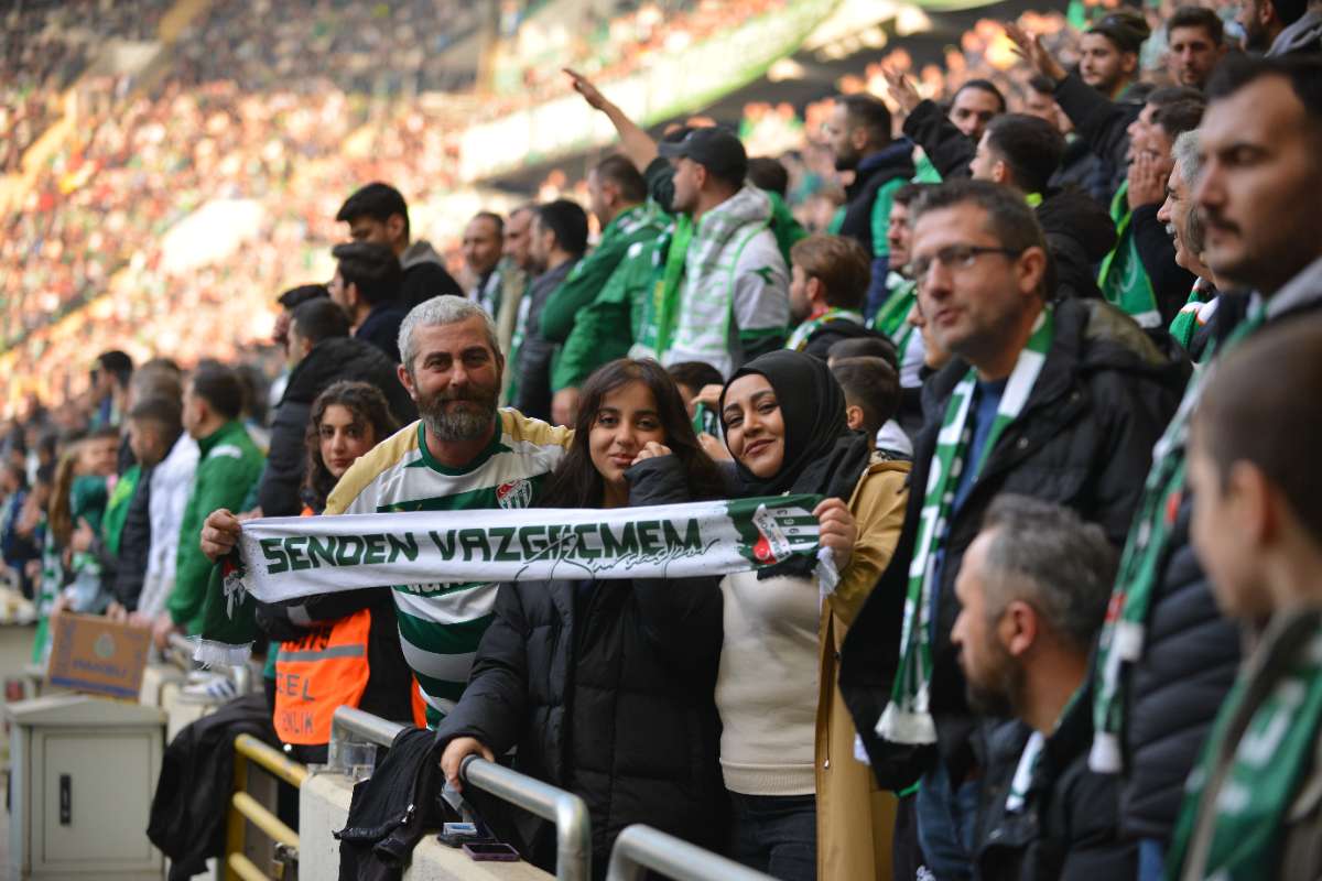 (FOTO GALERİ) BURSASPOR-ERGENE VELİMEŞESPOR MAÇINDAN TARAFTAR FOTOĞRAFLARI-2