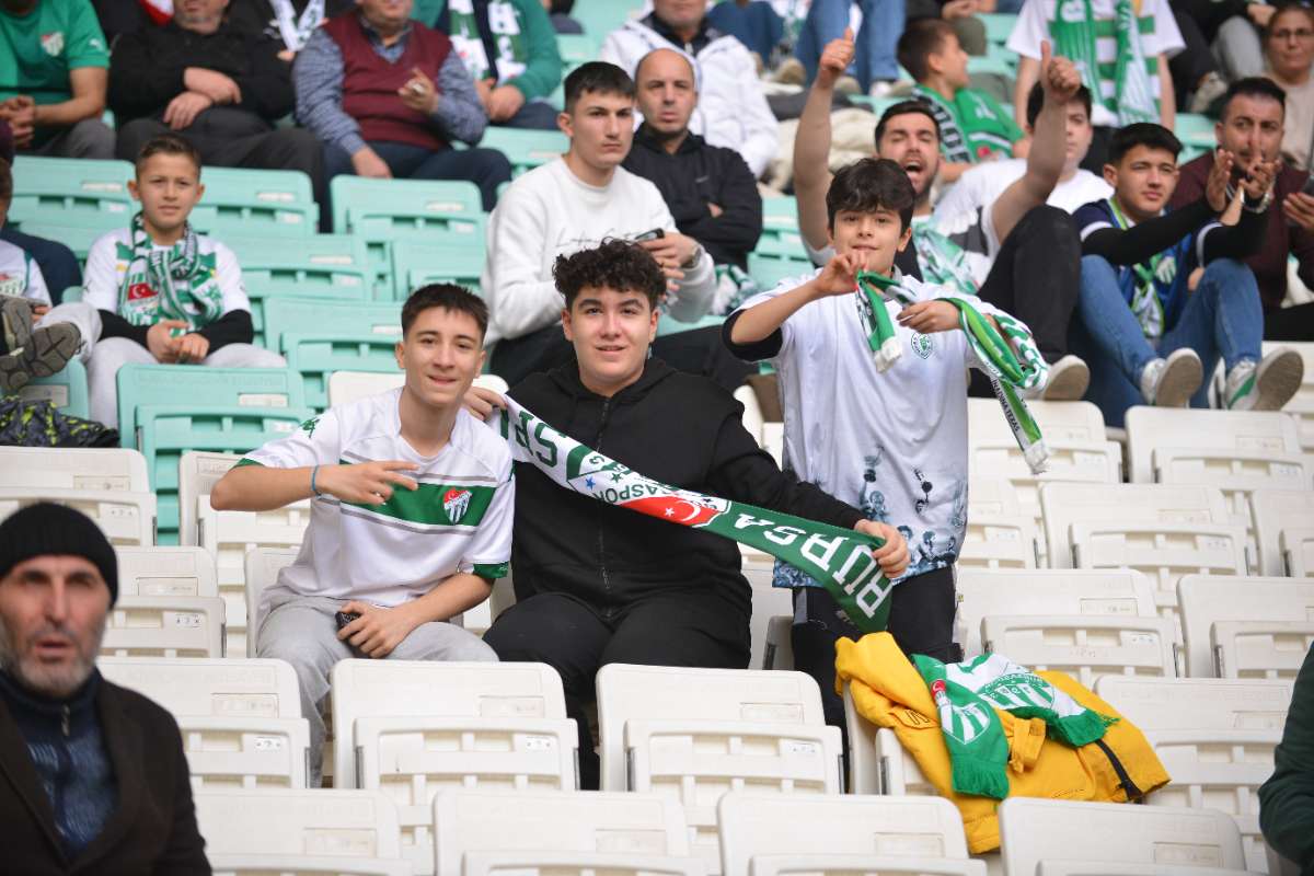 (FOTO GALERİ) BURSASPOR-ERGENE VELİMEŞESPOR MAÇINDAN TARAFTAR FOTOĞRAFLARI-2