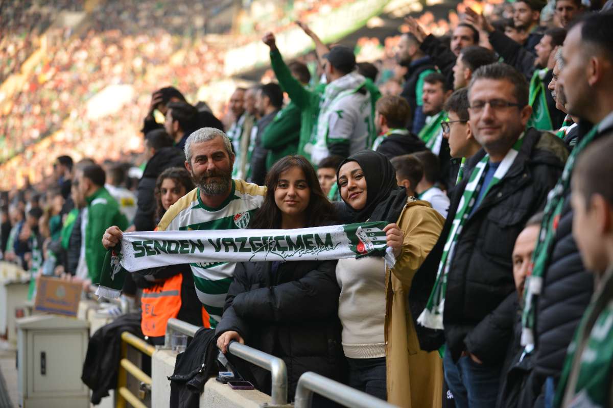 (FOTO GALERİ) BURSASPOR-ERGENE VELİMEŞESPOR MAÇINDAN TARAFTAR FOTOĞRAFLARI-2
