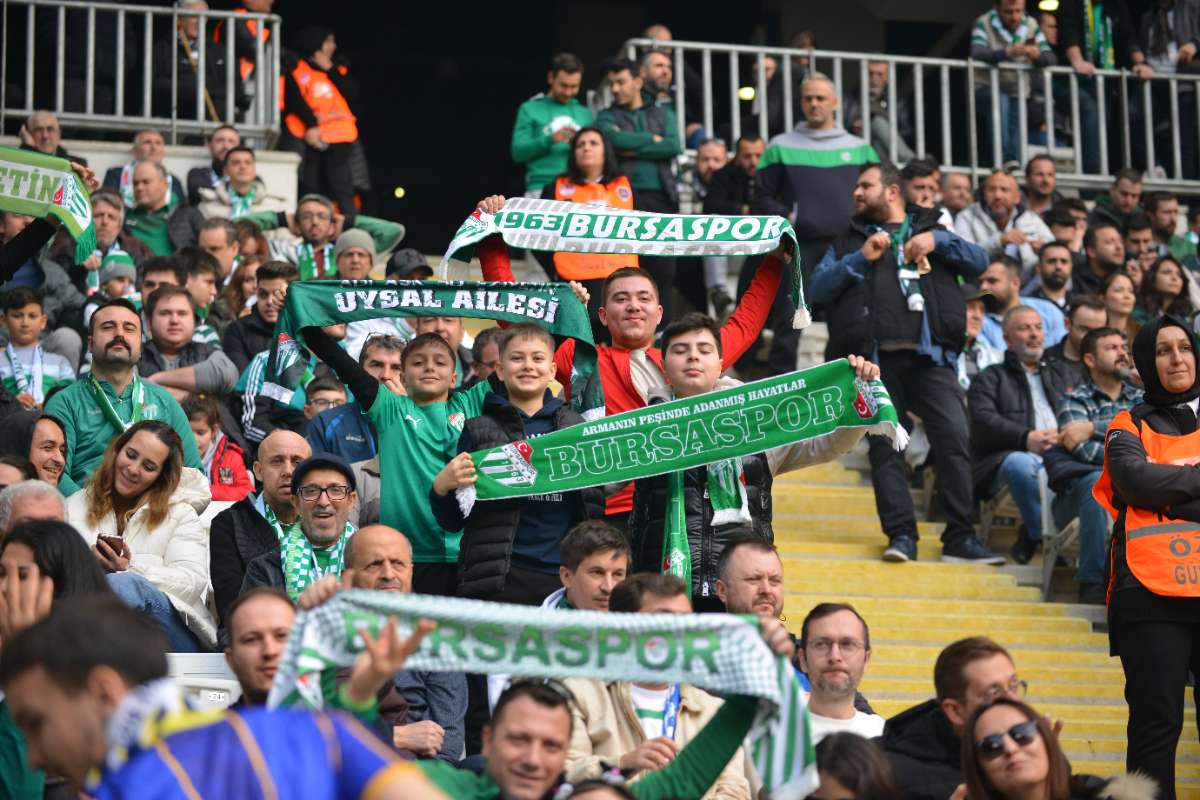 (FOTO GALERİ) BURSASPOR-ERGENE VELİMEŞESPOR MAÇINDAN TARAFTAR FOTOĞRAFLARI-2
