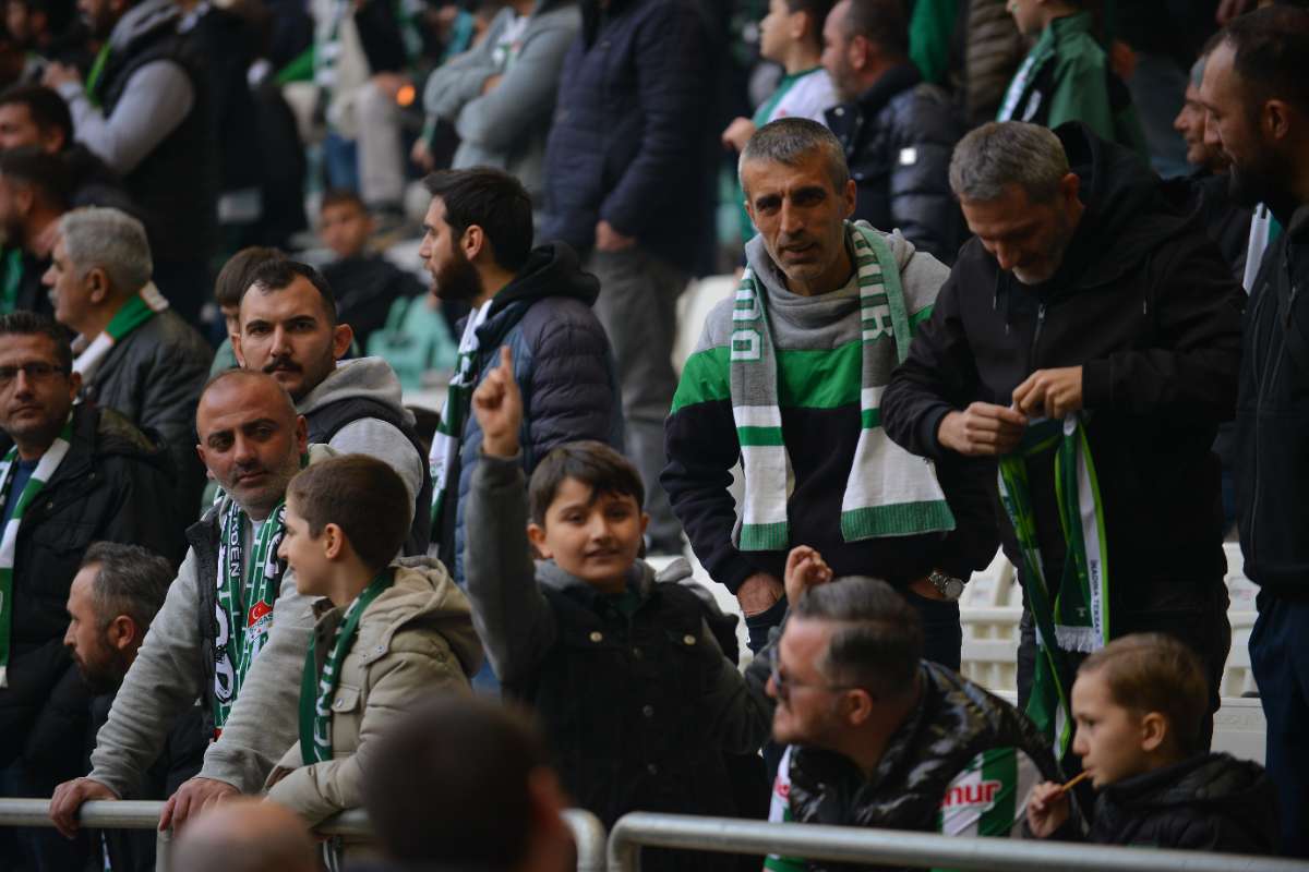 (FOTO GALERİ) BURSASPOR-ERGENE VELİMEŞESPOR MAÇINDAN TARAFTAR FOTOĞRAFLARI-2