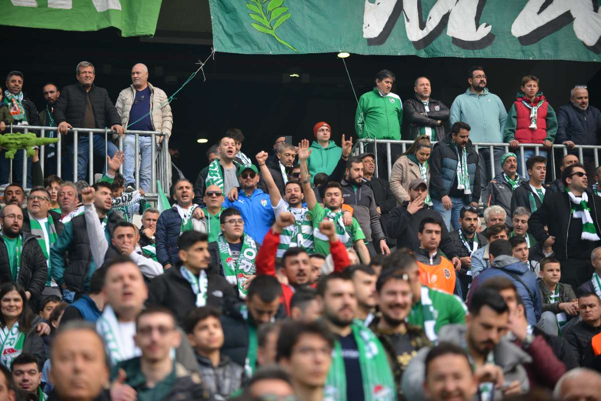 (FOTO GALERİ) BURSASPOR-ERGENE VELİMEŞESPOR MAÇINDAN TARAFTAR FOTOĞRAFLARI-2