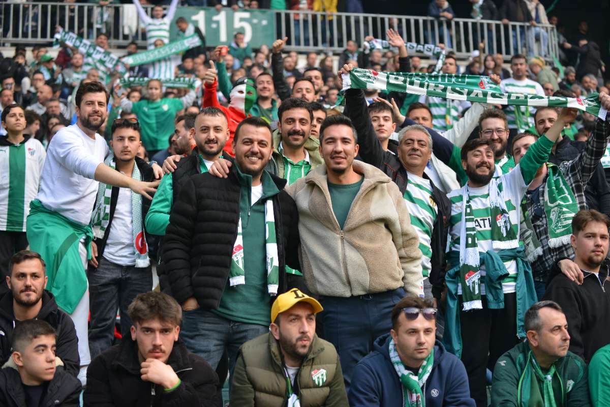 (FOTO GALERİ) BURSASPOR-ERGENE VELİMEŞESPOR MAÇINDAN TARAFTAR FOTOĞRAFLARI-2