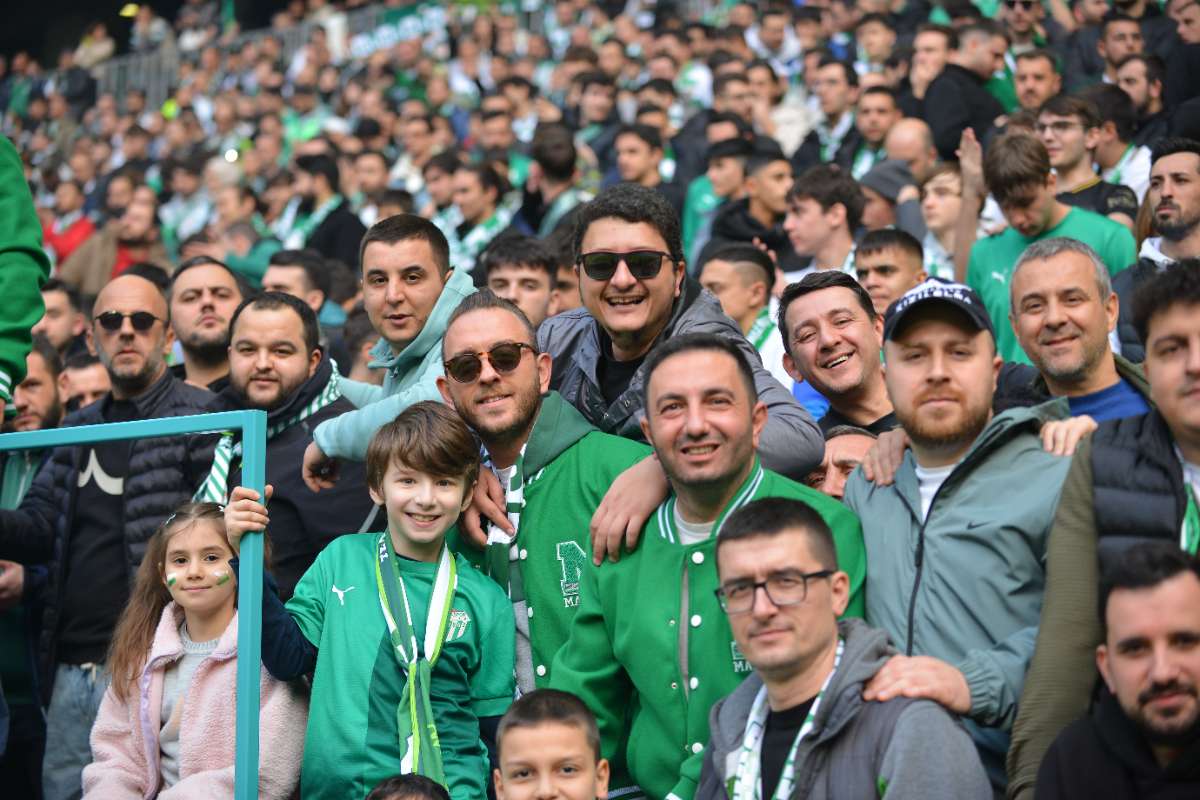 (FOTO GALERİ) BURSASPOR-ERGENE VELİMEŞESPOR MAÇINDAN TARAFTAR FOTOĞRAFLARI-2