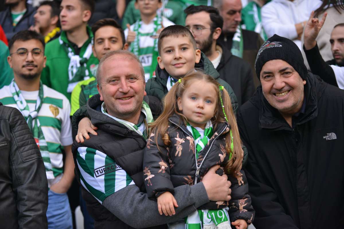 (FOTO GALERİ) BURSASPOR-ERGENE VELİMEŞESPOR MAÇINDAN TARAFTAR FOTOĞRAFLARI-2