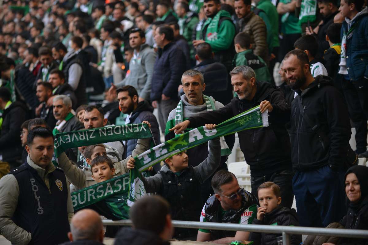 (FOTO GALERİ) BURSASPOR-ERGENE VELİMEŞESPOR MAÇINDAN TARAFTAR FOTOĞRAFLARI-2