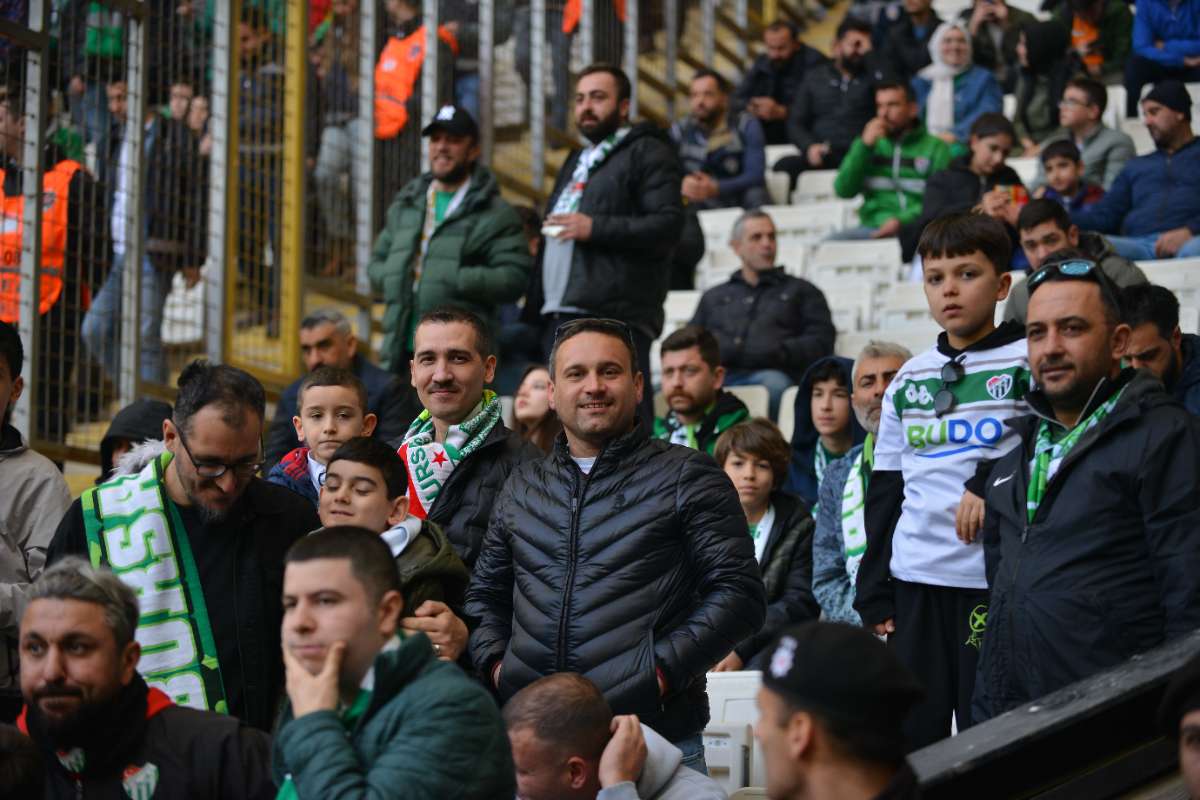 (FOTO GALERİ) BURSASPOR-ERGENE VELİMEŞESPOR MAÇINDAN TARAFTAR FOTOĞRAFLARI-2