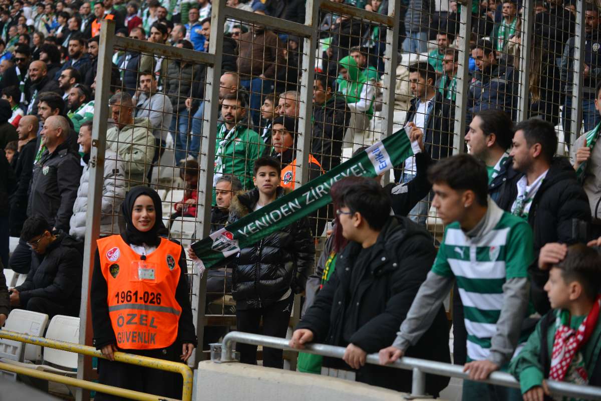 (FOTO GALERİ) BURSASPOR-ERGENE VELİMEŞESPOR MAÇINDAN TARAFTAR FOTOĞRAFLARI-2