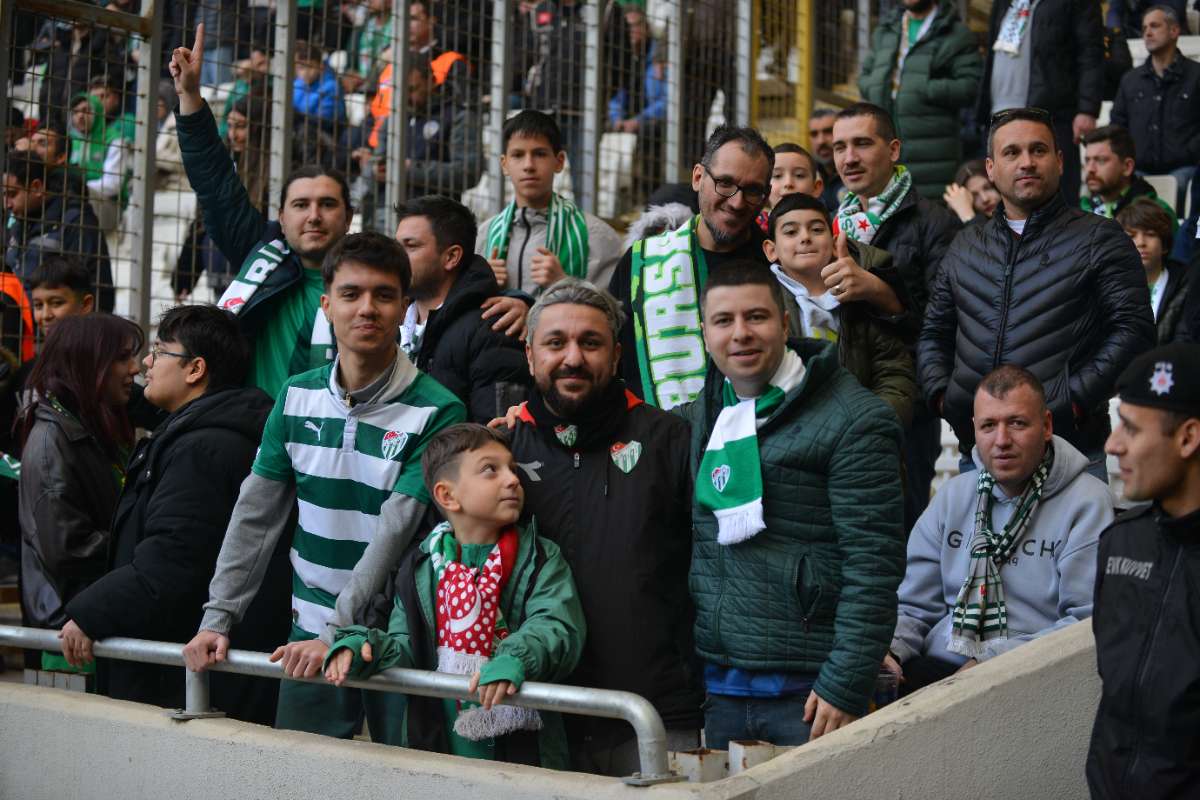 (FOTO GALERİ) BURSASPOR-ERGENE VELİMEŞESPOR MAÇINDAN TARAFTAR FOTOĞRAFLARI-2