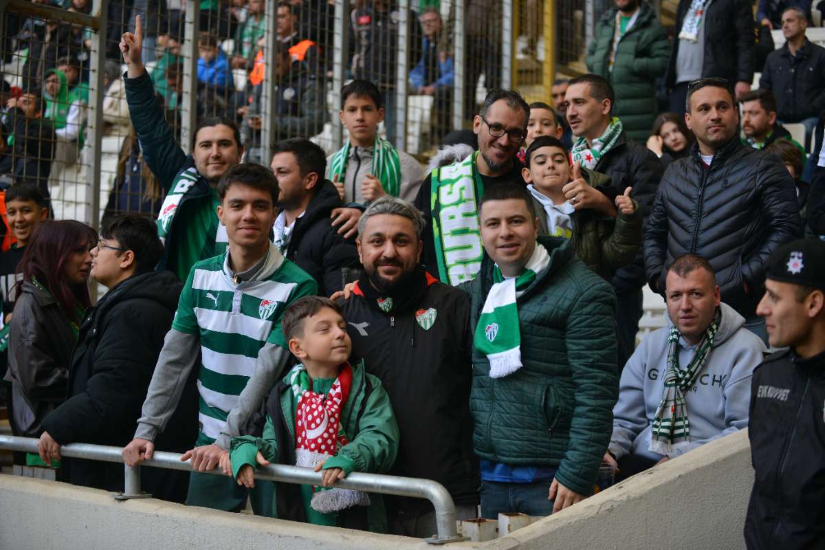 (FOTO GALERİ) BURSASPOR-ERGENE VELİMEŞESPOR MAÇINDAN TARAFTAR FOTOĞRAFLARI-2