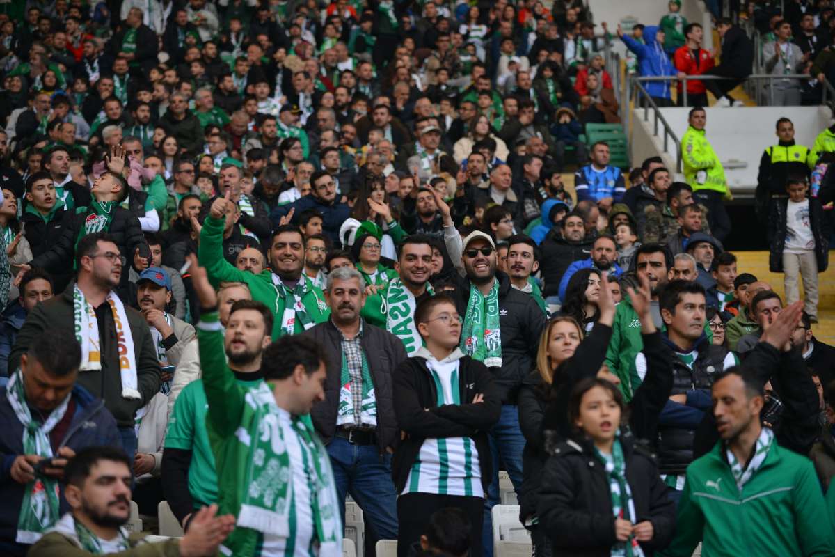 (FOTO GALERİ) BURSASPOR-ERGENE VELİMEŞESPOR MAÇINDAN TARAFTAR FOTOĞRAFLARI-2