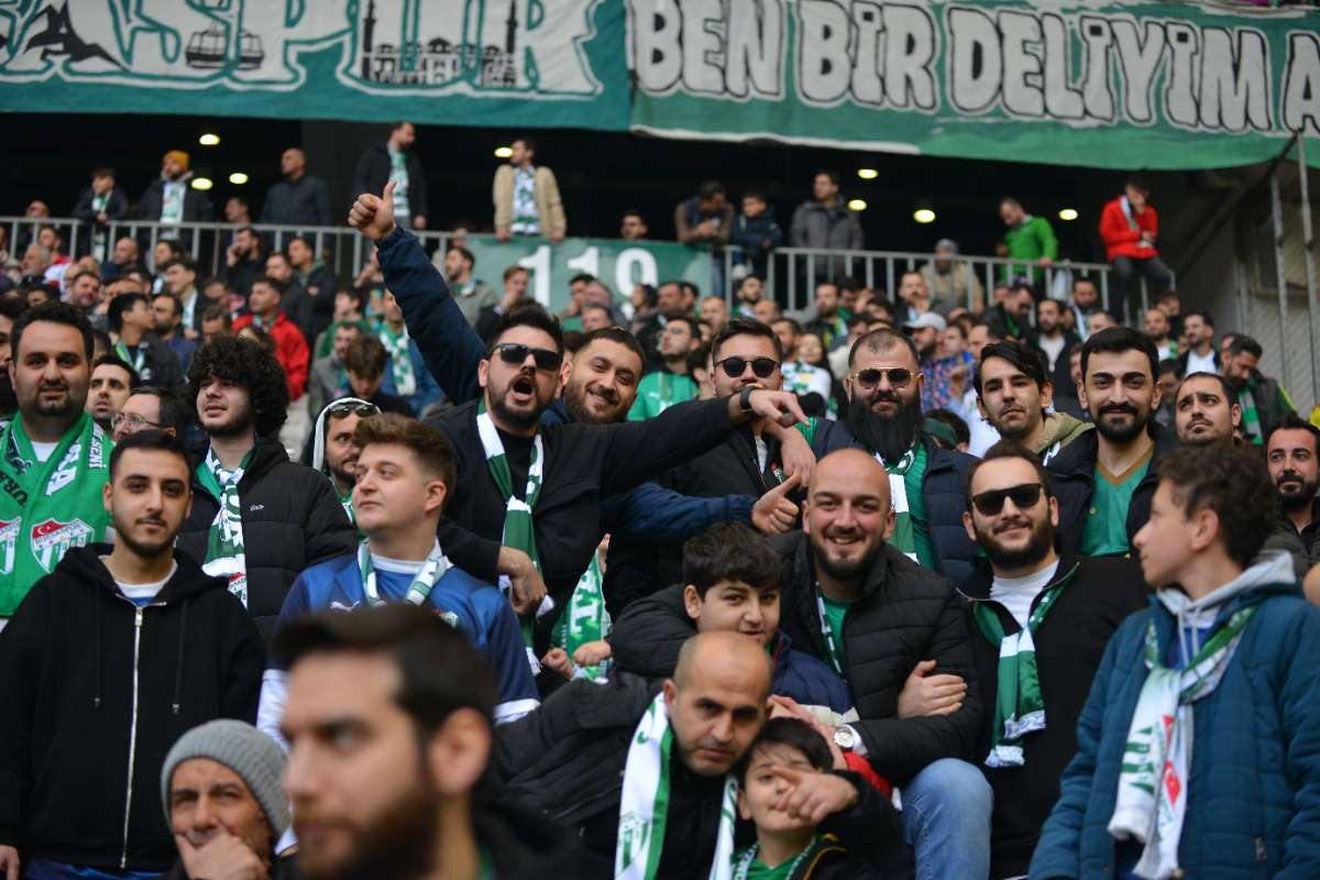 (FOTO GALERİ) BURSASPOR-ERGENE VELİMEŞESPOR MAÇINDAN TARAFTAR FOTOĞRAFLARI-2