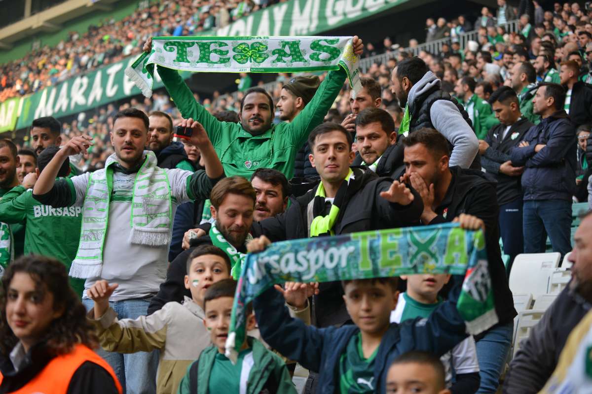 (FOTO GALERİ) BURSASPOR-ERGENE VELİMEŞESPOR MAÇINDAN TARAFTAR FOTOĞRAFLARI-2