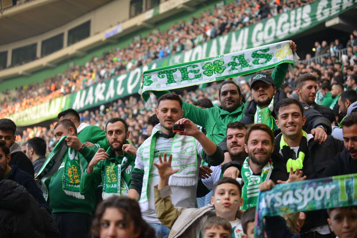 (FOTO GALERİ) BURSASPOR-ERGENE VELİMEŞESPOR MAÇINDAN TARAFTAR FOTOĞRAFLARI-2
