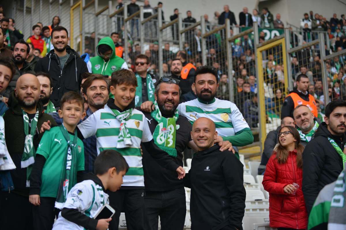 (FOTO GALERİ) BURSASPOR-ERGENE VELİMEŞESPOR MAÇINDAN TARAFTAR FOTOĞRAFLARI-2