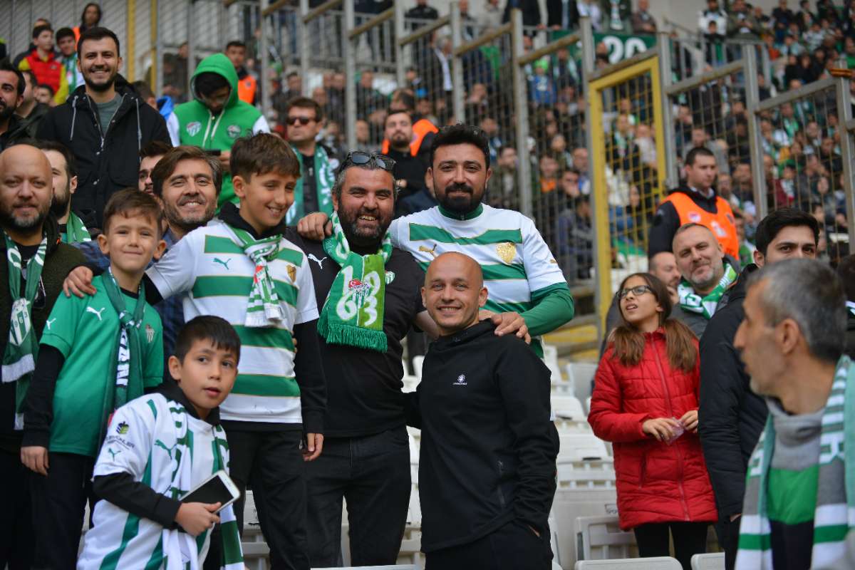 (FOTO GALERİ) BURSASPOR-ERGENE VELİMEŞESPOR MAÇINDAN TARAFTAR FOTOĞRAFLARI-2